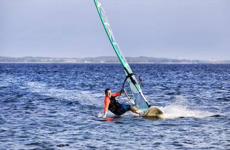 Виндсерфинг на Золотом побережье в Австралии