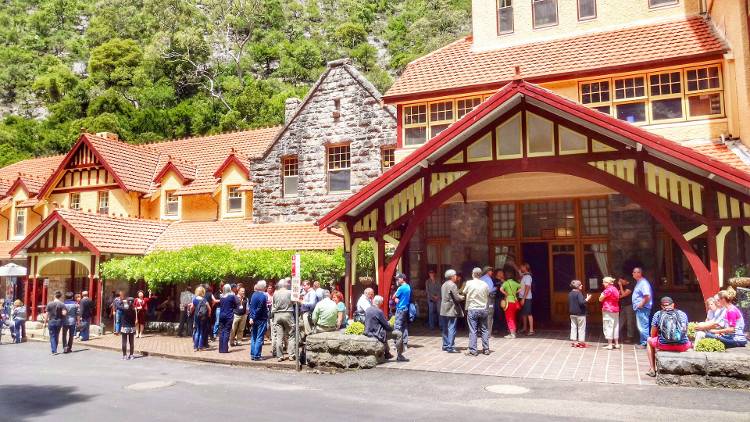 Туристическая зона в пещерах Дженолан