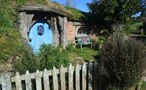 Поездка в Хоббитон, обед в Зеленом Драконе и пещера светлячков